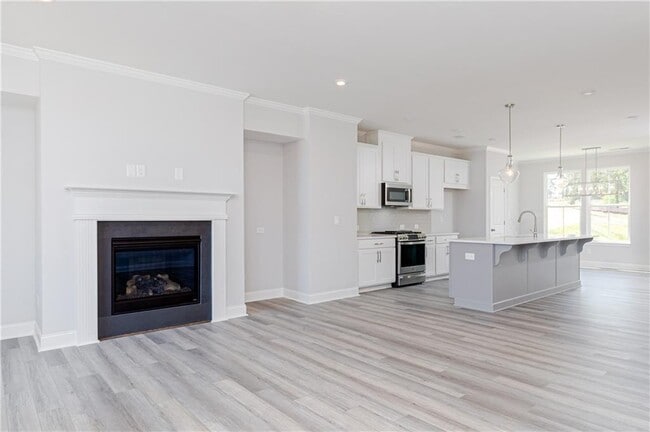 Building Photo - 517 Hardy Dr