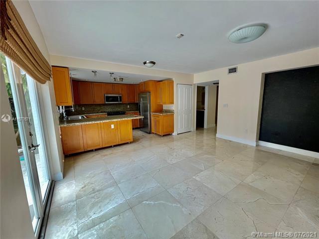 Building Photo - 10672 SW 77th Ave