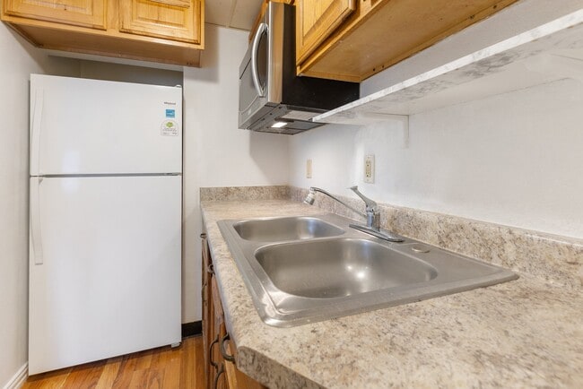 Building Photo - 2529 W Vermijo Ave