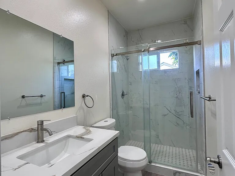 Building Photo - 9443 Lotus Dr