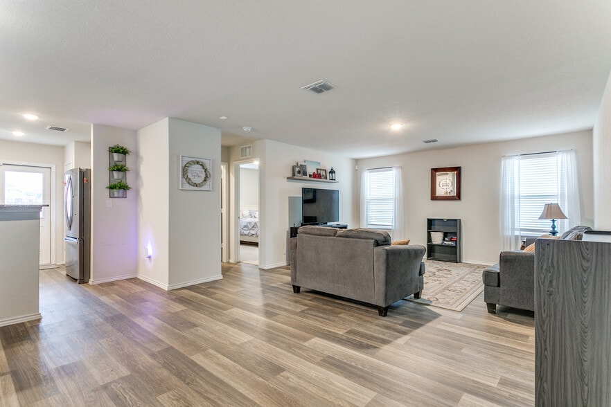 Building Photo - 6231 Fieldrun