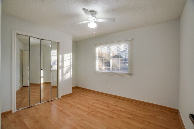 Building Photo - 5722 Shreveport Dr