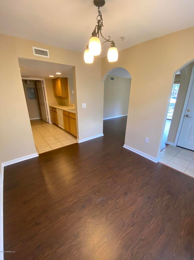 Building Photo - 10075 Gate Pkwy N