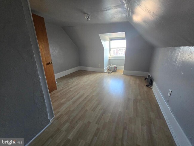 Building Photo - 212 S 45th St