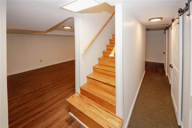 Building Photo - 895 Durant Pl NE