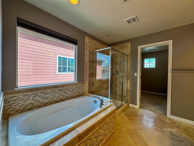Building Photo - Horseshoe Ridge 4bd 3ba 2,522sq.ft. home FOR RENT!