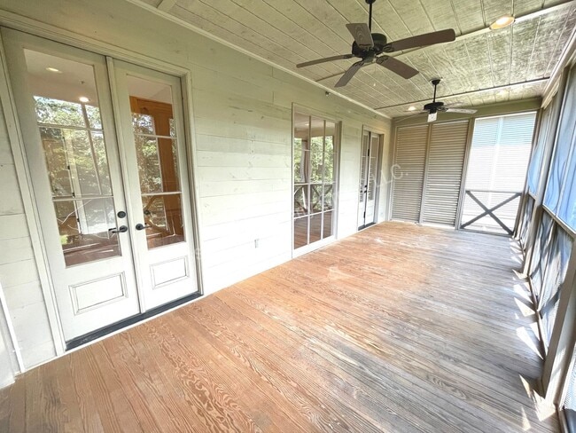 Building Photo - 3BR/3BA For Rent