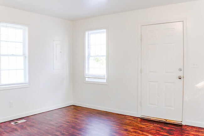 Building Photo - 1026 Stainback St