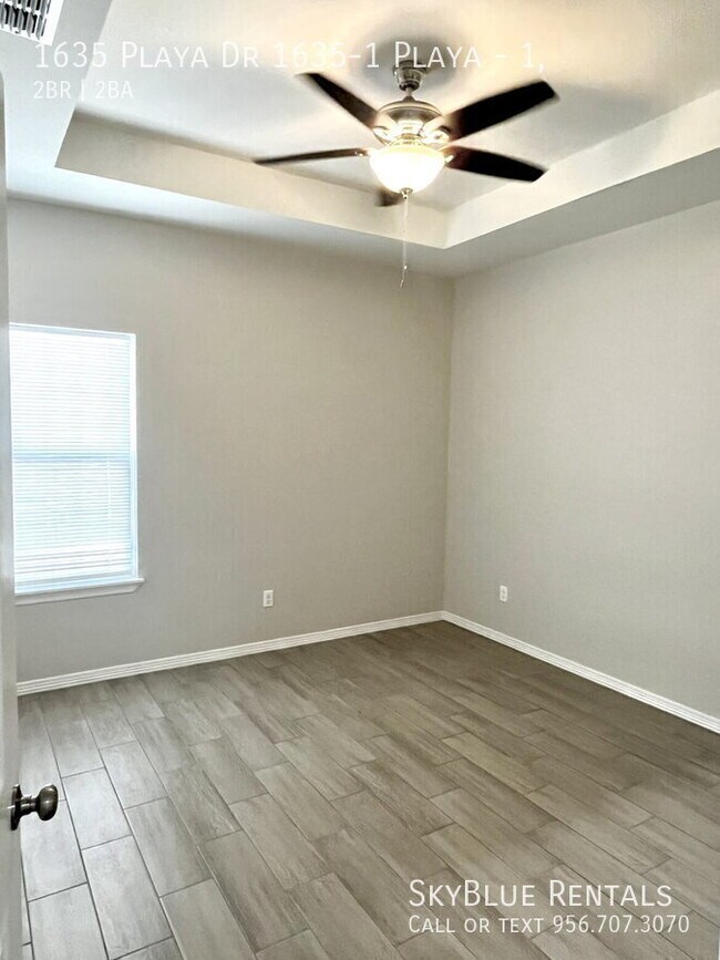 Building Photo - 1635 Playa Dr