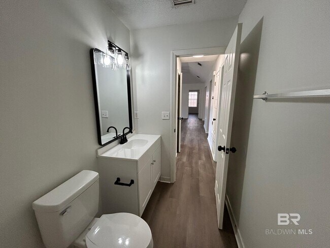 Building Photo - 112 Cluster Oaks Ct