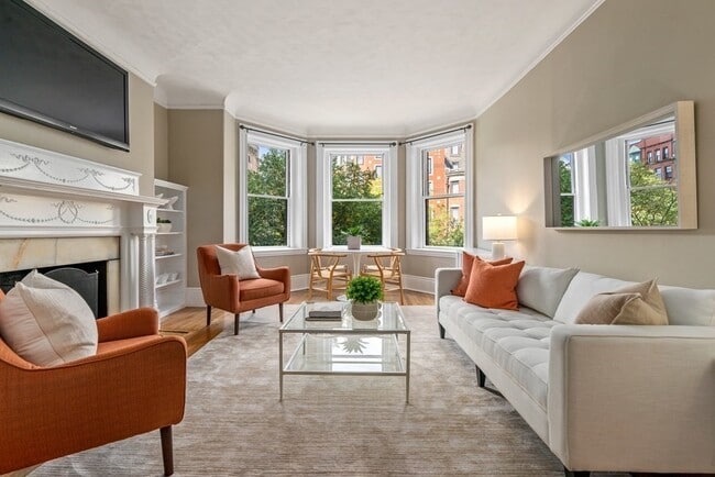 Primary Photo - 481 Beacon St