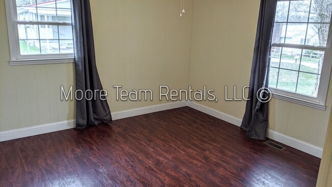 Building Photo - 3 Bed / 1 Bath House