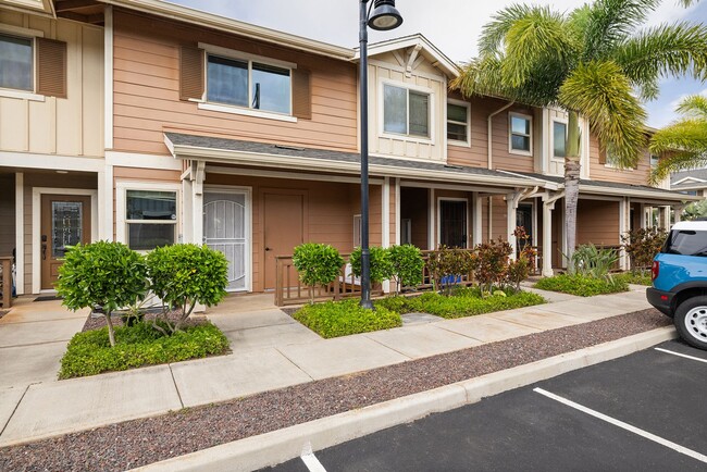 Primary Photo - Pet Friendly 2 bed/ 2.5 bath/ 2 parking at...