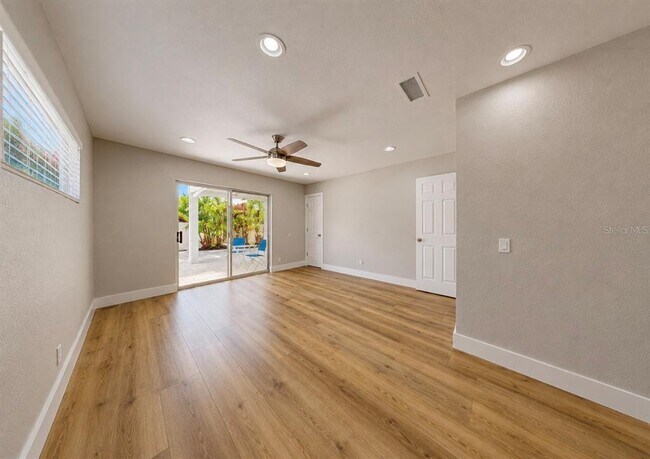 Building Photo - 6513 Abaco Dr