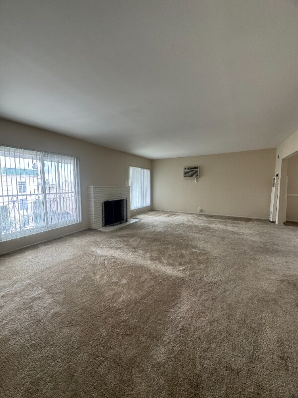 Building Photo - 1690 Amberwood Dr