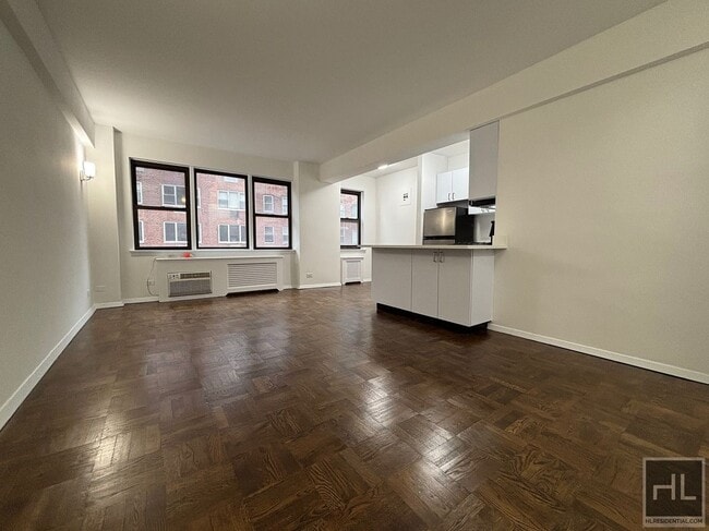 Building Photo - 20 Beekman Pl