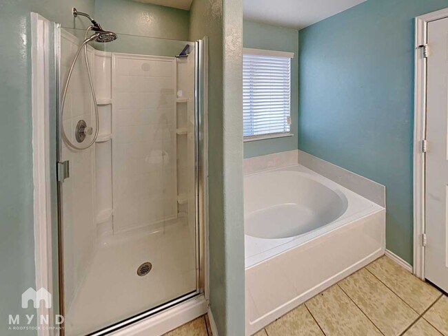 Building Photo - 9203 Silver Vista