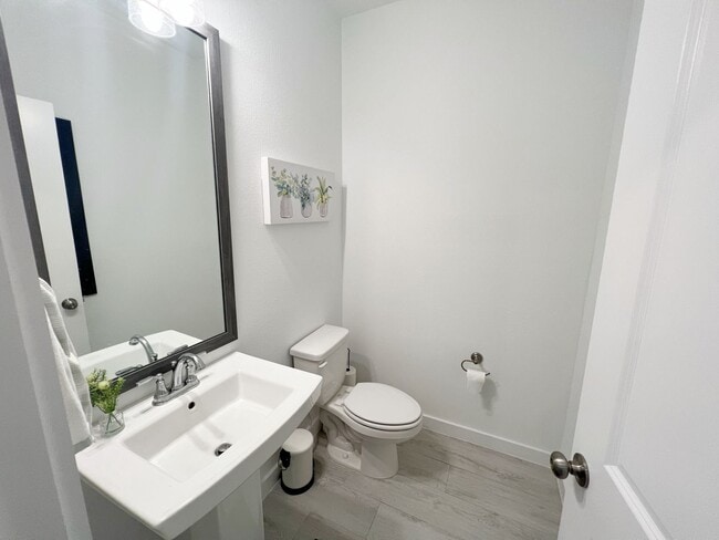 Building Photo - VIEW NOW - COMING SOON -Modern 3-Bedroom Townhome with Open Layout, Trails & Plano ISD 600 Collie...