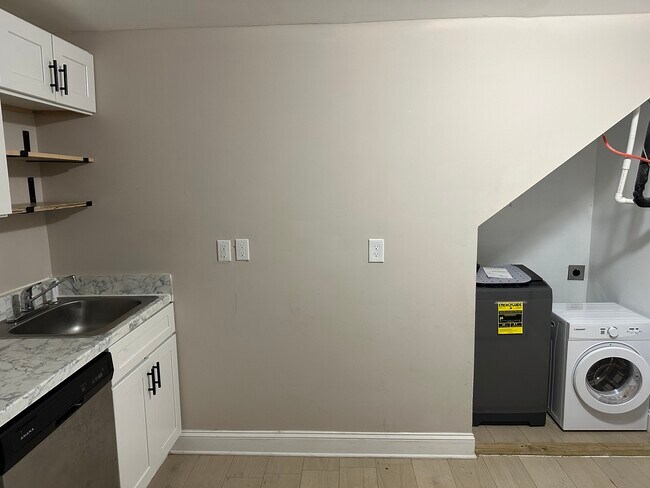 Kitchen area - 120 Chappell Rd SW