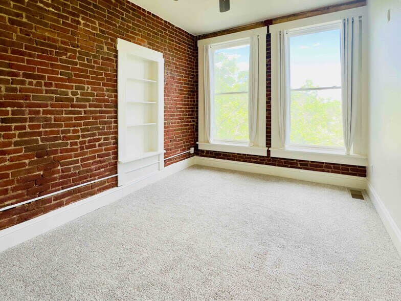 Building Photo - 3211 Zuni St