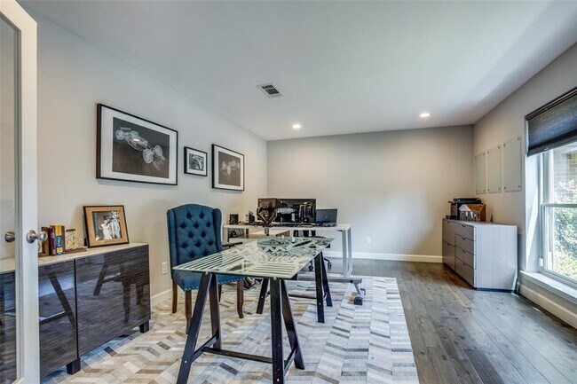 Building Photo - 4321 Dartstone Dr