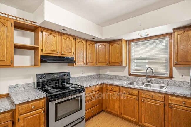 Building Photo - 2168 Jasmine Dr