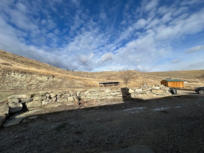 Building Photo - Beautiful 10 Acre Property Columbus, MT!