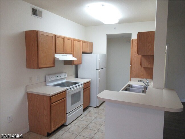 Building Photo - 7935 Preserve Cir
