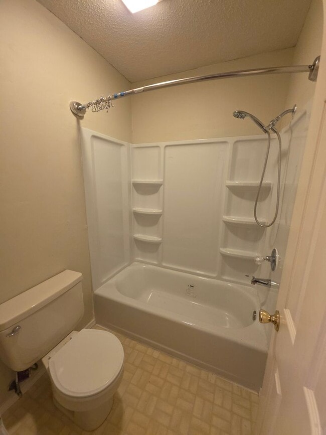 Building Photo - 408 Austin Cir