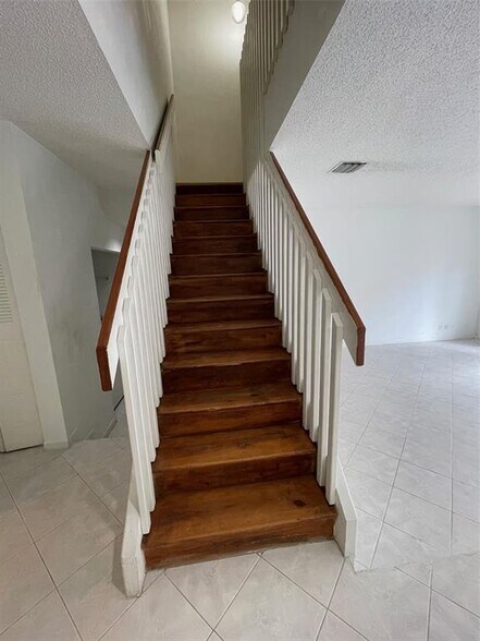 Building Photo - 8237 NW 8th Ct