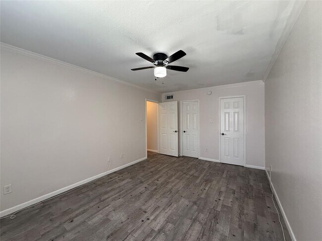 Building Photo - 2250 Bering Dr