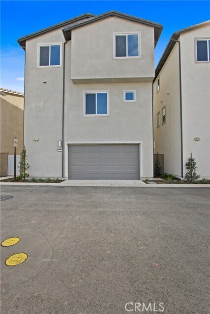 Building Photo - 409 Junco