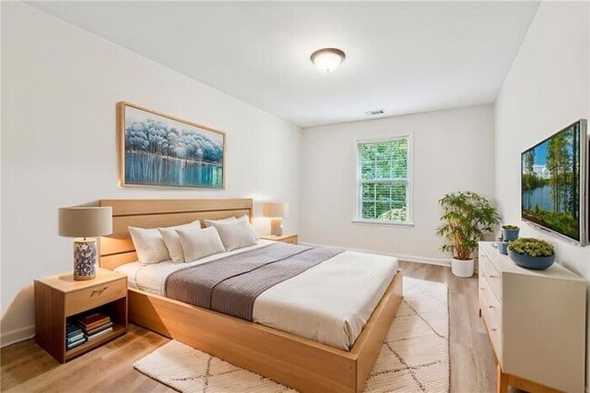 Building Photo - House 3 Beds 3 Bath