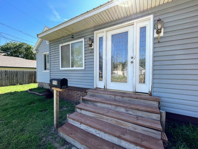 Building Photo - 2 Bed In Great Location