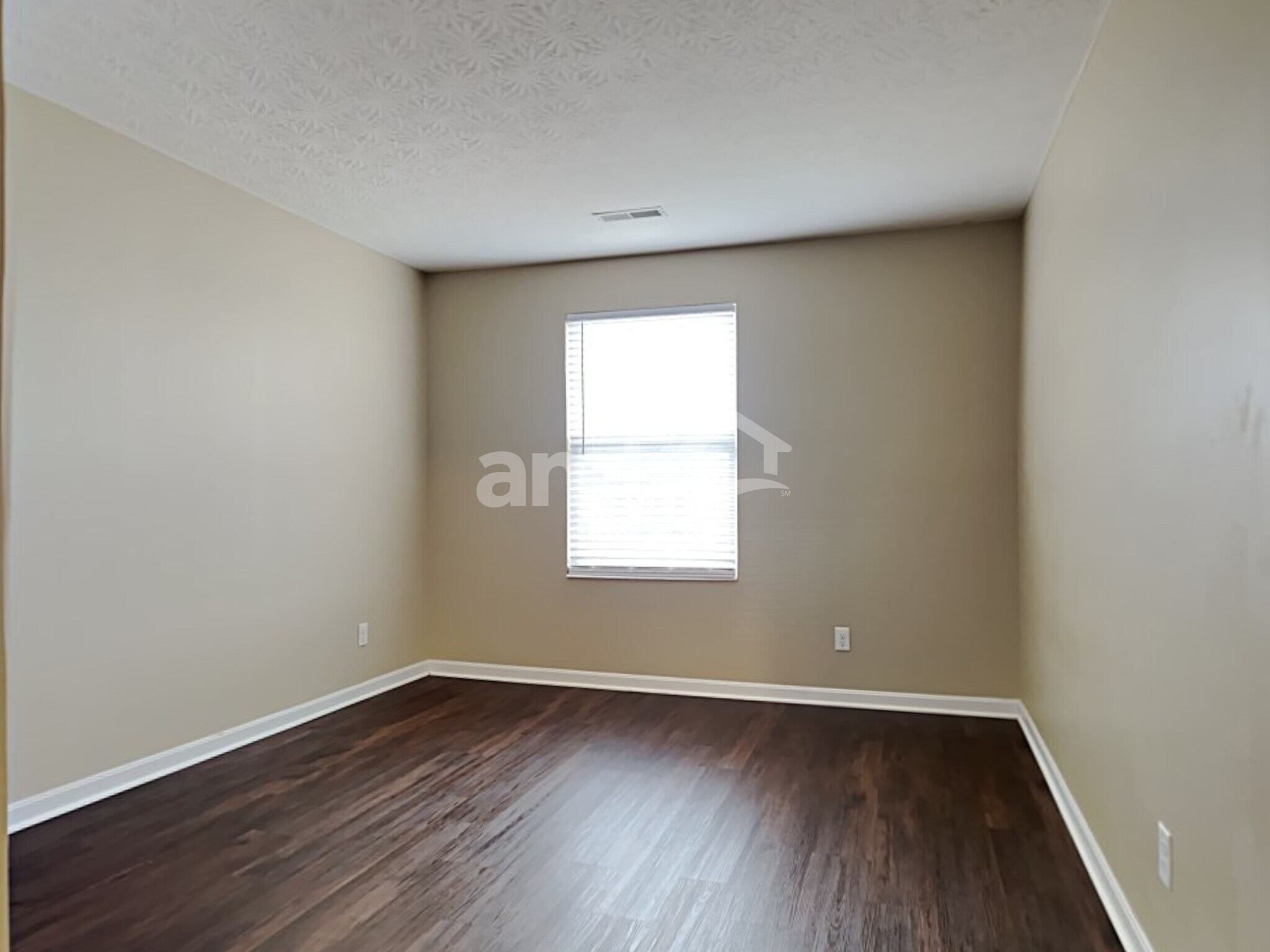Building Photo - 6580 Riverview Ave