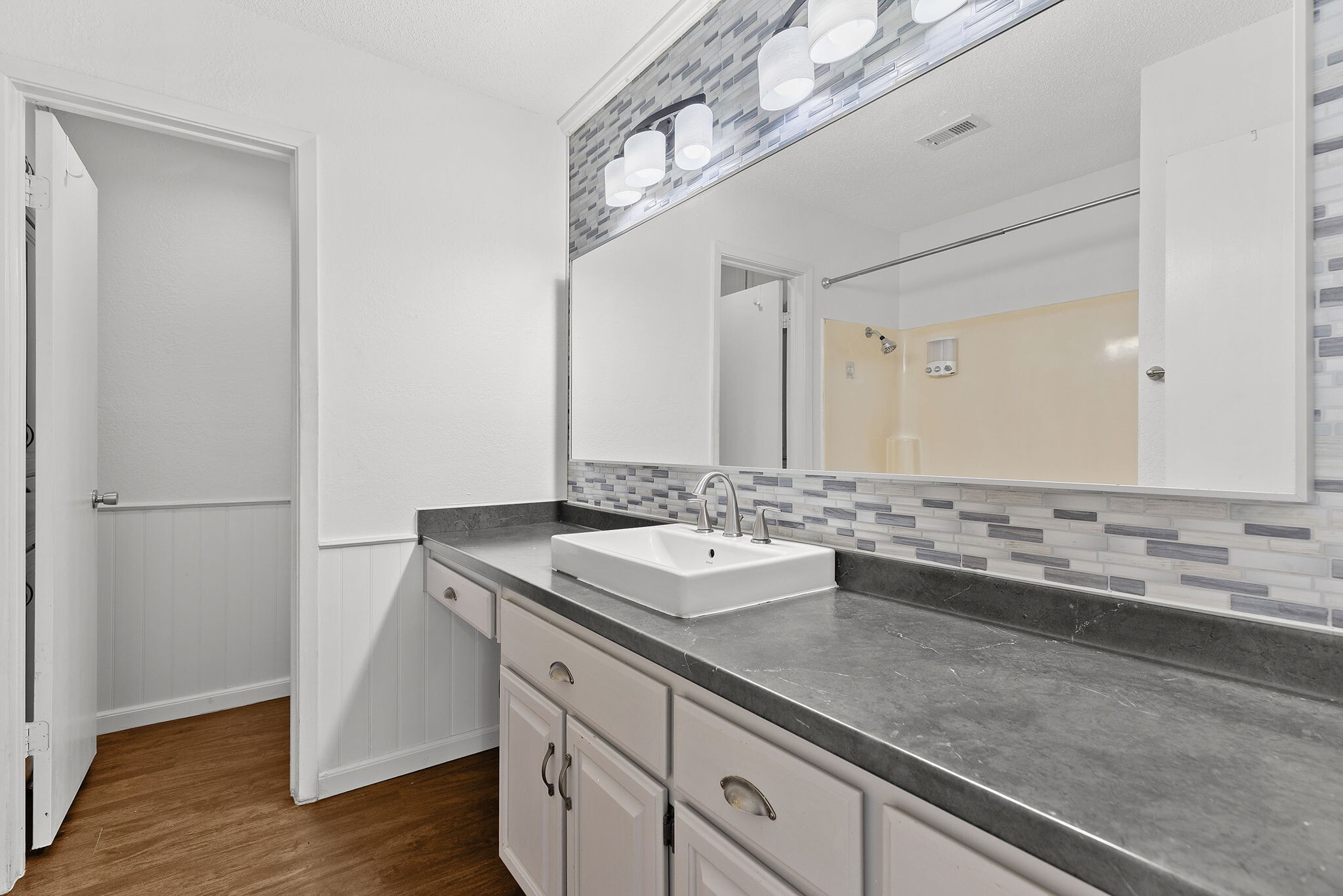 Building Photo - 1611 Somerset Dr