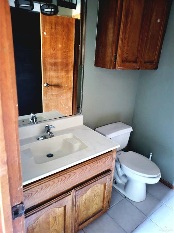 Building Photo - 16 Fairway Dr