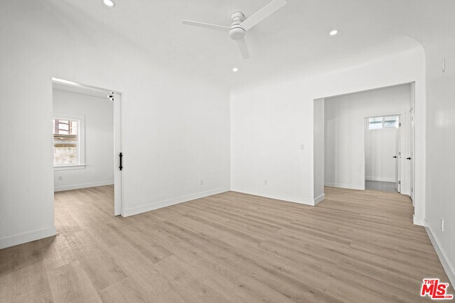 Building Photo - 1246 N Formosa Ave