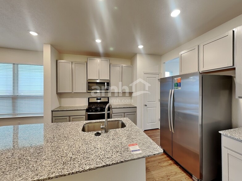 Building Photo - 2718 Wolfcreek