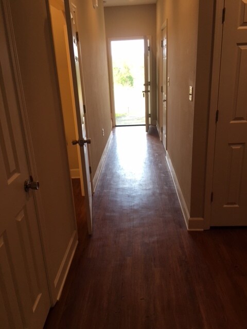 Building Photo - Beautiful Townhome in Arbor Lakes!