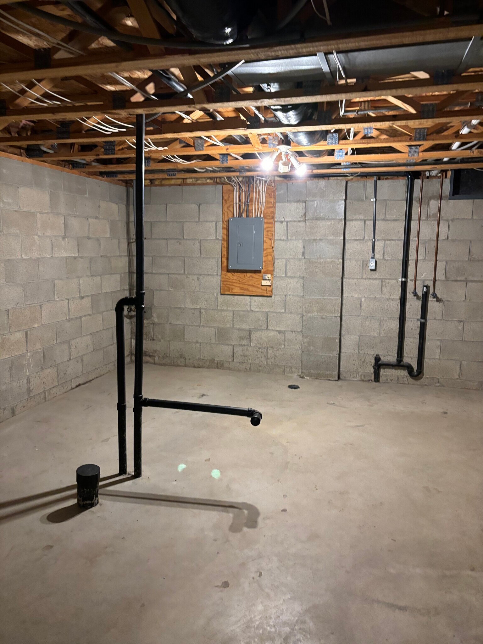 Building Photo - 2037 Burbridge Ln