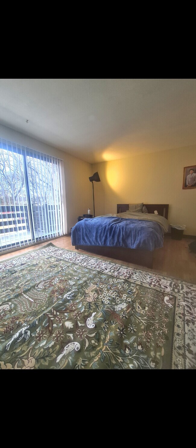 Primary Photo - 17 Cross St