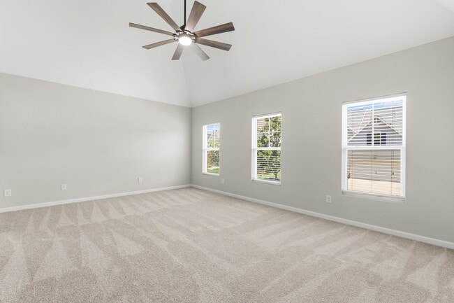 Building Photo - 240 E Quailwood Dr
