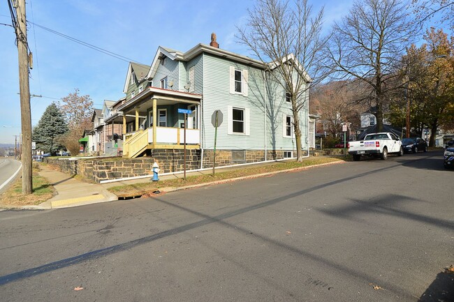 Front of home - 98 Ohio River Blvd