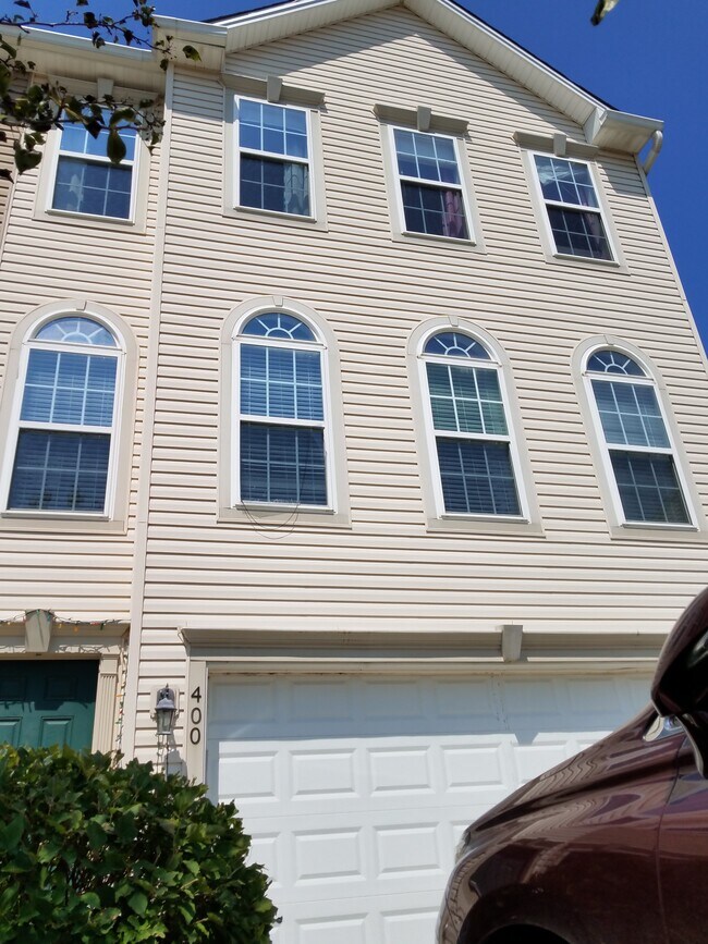 400 Brook Meadow Dr 400 Brook Meadow Dr Mechanicsburg PA 17050