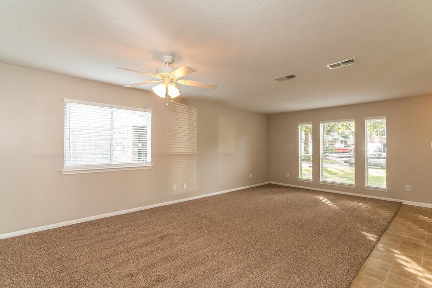 Building Photo - 2098 Clemson Dr