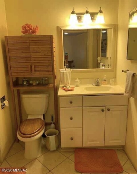 Bath - 393 S Paseo Madera