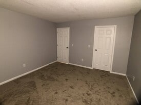 Building Photo - 108 Hunters Run Pl