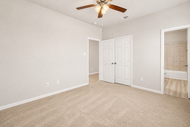 Building Photo - 101 Eliana Shores Dr