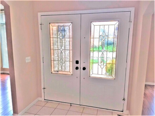 Building Photo - 45866 Fountain View Dr